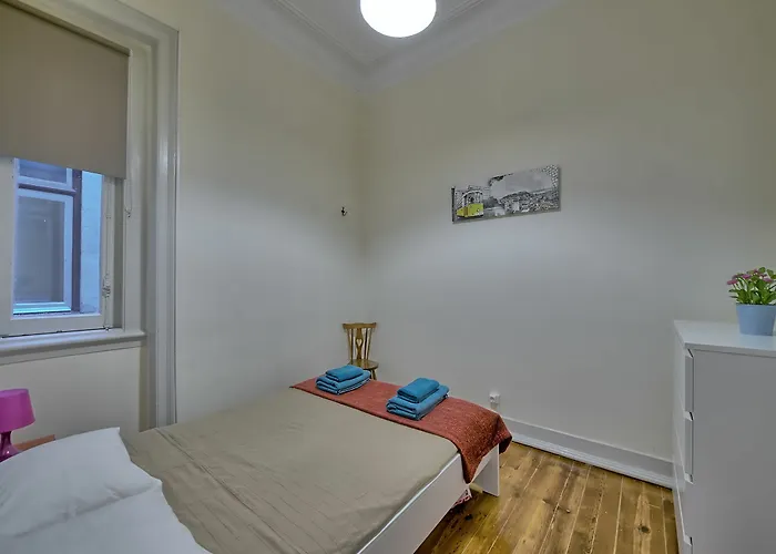 Almirante Reis 公寓 *